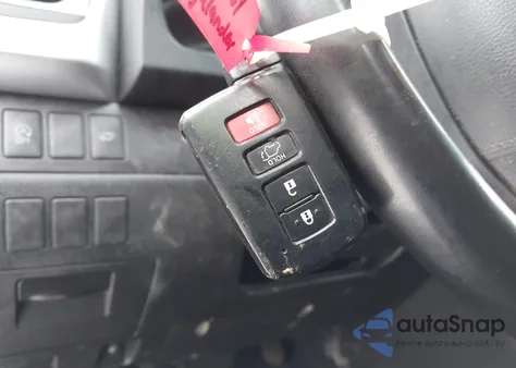 2018 Toyota Highlander Xle z USA, uszkodzony, nr VIN 5TDJZRFH3JS556538